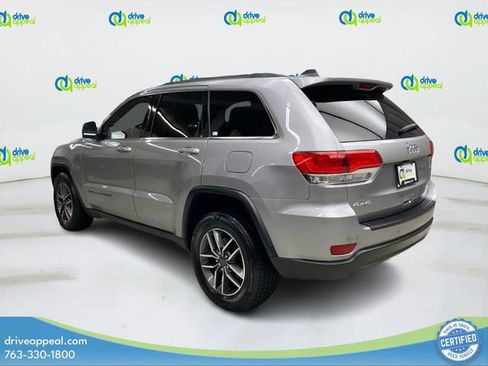 Used 2019 Jeep Grand Cherokee Laredo w/ 18" Wheel & 8.4" Radio Group AWD/4WD image 8