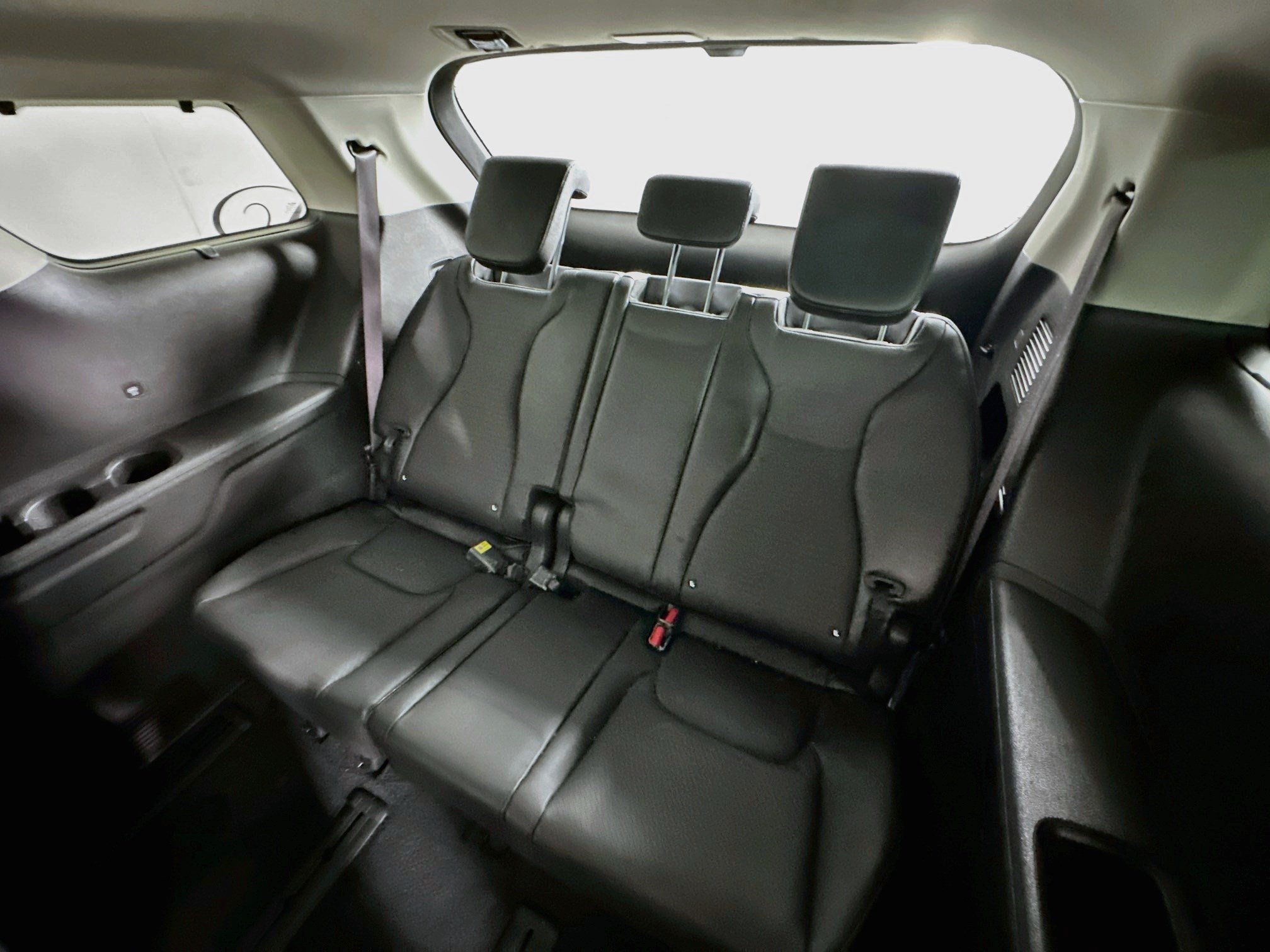 Used 2025 Kia Carnival SX Prestige FWD image 24