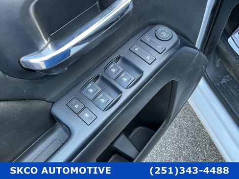 Used 2018 Chevrolet Silverado 1500 Custom w/ Custom Value Package image 22