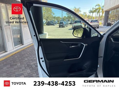 Used 2025 Toyota RAV4 XLE w/ Convenience Package image 19
