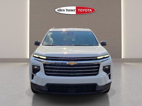 Used 2026 Chevrolet Traverse LT FWD image 4