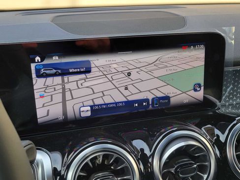 Used 2025 Mercedes-Benz EQB 350 4MATIC SUV image 27