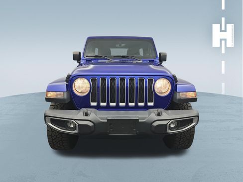 Used 2019 Jeep Wrangler Unlimited Sahara w/ Uconnect 4C Nav & Sound Group AWD/4WD image 3
