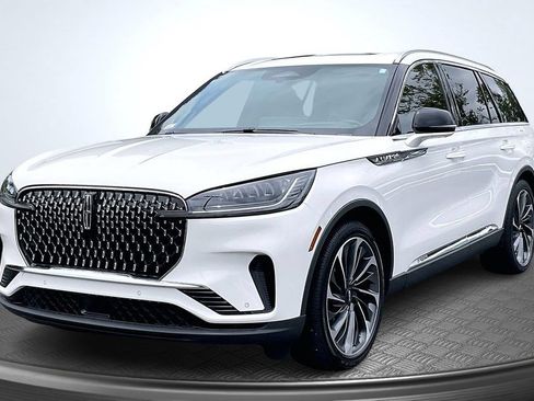 Used 2026 Lincoln Aviator Reserve w/ Luxury Package RWD image 3