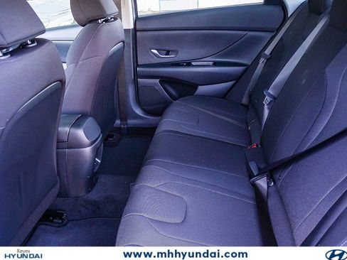 New 2026 Hyundai Elantra SE FWD image 22