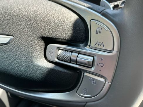 Used 2025 Genesis GV70 2.5T AWD/4WD image 20