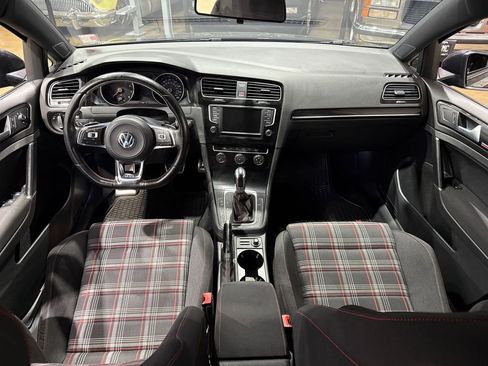 Used 2017 Volkswagen GTI S image 89
