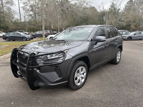 Used 2022 Toyota RAV4 LE image 3
