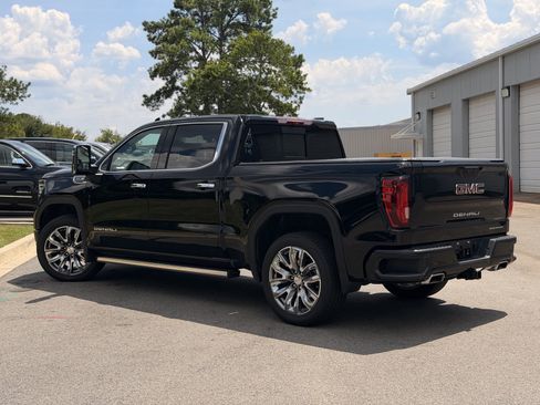 Used 2026 GMC Sierra 1500 Denali w/ Denali Reserve Package AWD/4WD image 10