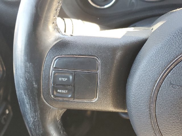 Used 2018 Jeep Wrangler Unlimited Sahara AWD/4WD image 19