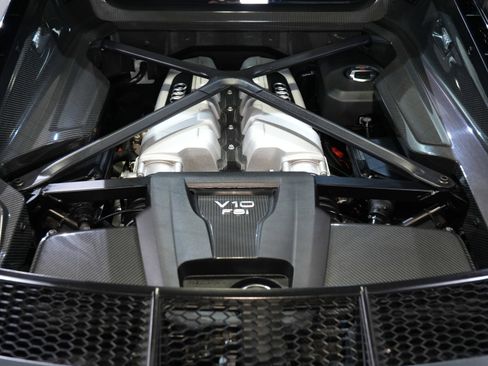 Used 2017 Audi R8 V10 plus image 46