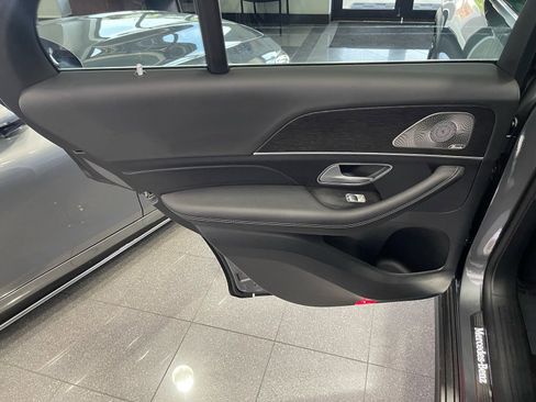 Used 2025 Mercedes-Benz GLE 450e 4MATIC w/ Winter Package image 34