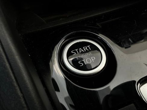 Used 2025 Nissan Versa SV FWD image 22