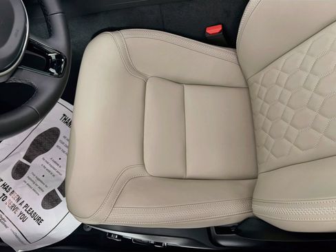 New 2027 Volvo XC60 B5 Plus AWD/4WD image 19