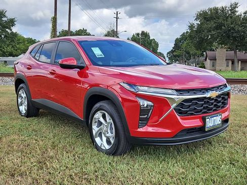 New 2026 Chevrolet Trax LS w/ LS Convenience Package FWD image 36