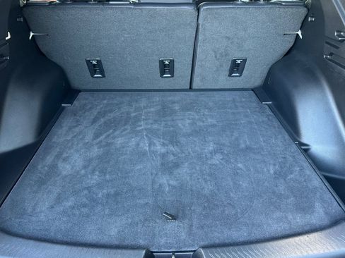 Used 2025 Chevrolet Equinox EV LT w/ Convenience Package image 18