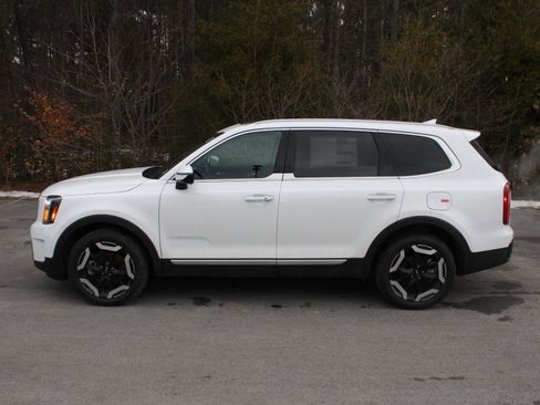 New 2025 Kia Telluride S image 5