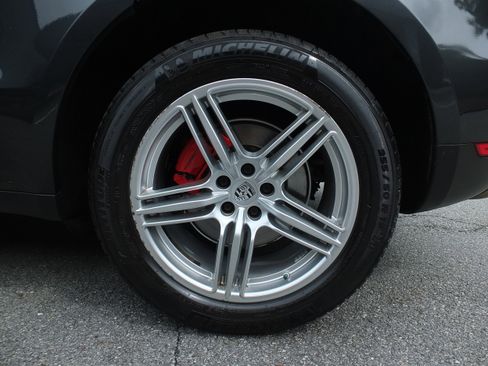 Used 2020 Porsche Macan S AWD/4WD image 10