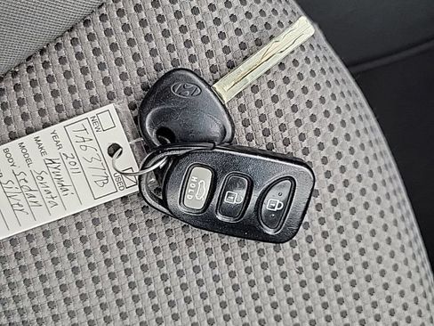 Used 2011 Hyundai Sonata GLS FWD image 24