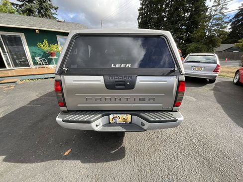Used 2001 Nissan Frontier SE AWD/4WD image 5