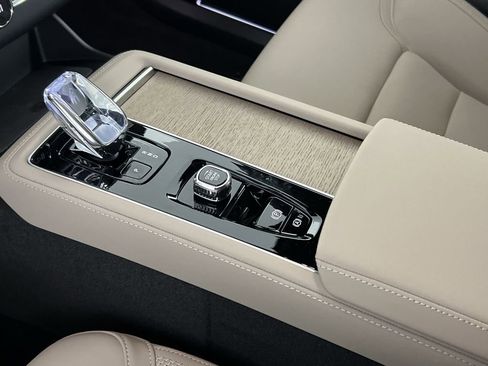 New 2026 Volvo XC90 B6 Plus w/ Protection Package Premier image 21