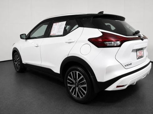 Used 2024 Nissan Kicks SV FWD image 6