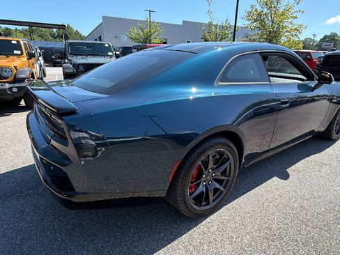 Used 2025 Dodge Charger Daytona Scat Pack w/ Track Pack AWD/4WD image 8