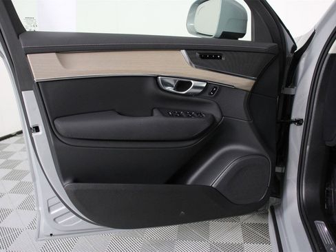 Used 2026 Volvo XC90 B6 Plus image 17