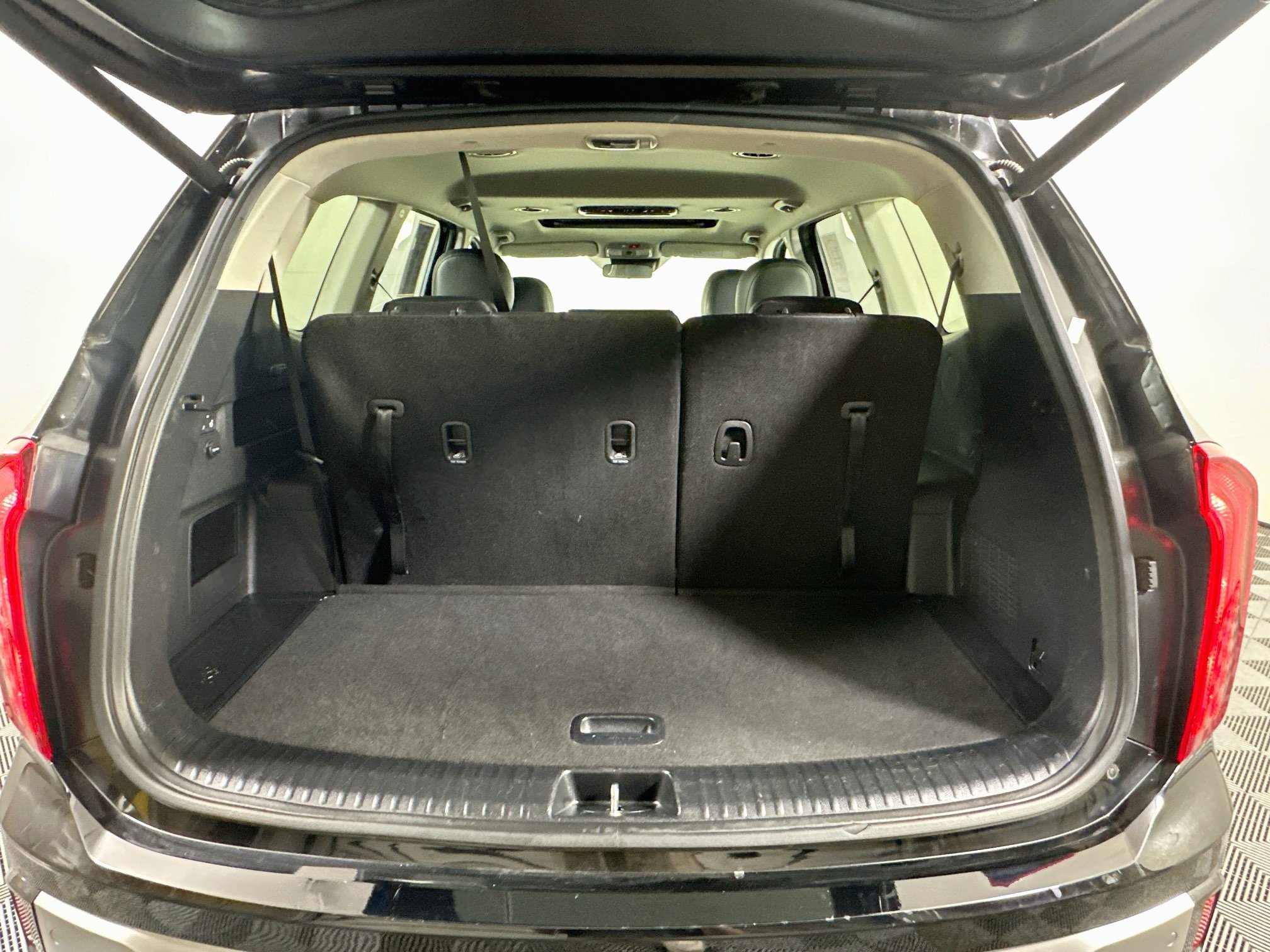 Used 2025 Kia Telluride S FWD image 31