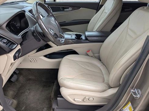 Used 2018 Lincoln MKX Select w/ Select Plus Package image 16