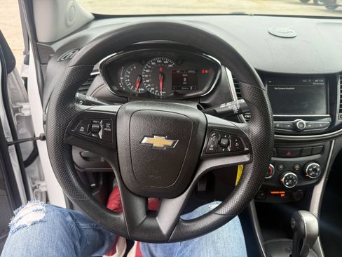 Used 2018 Chevrolet Trax LT AWD/4WD image 9