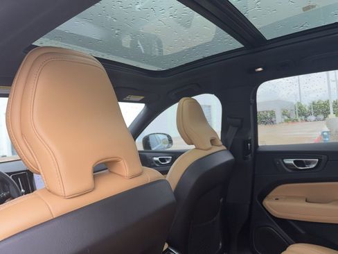 Used 2023 Volvo XC60 B5 Ultimate w/ Protection Package image 6