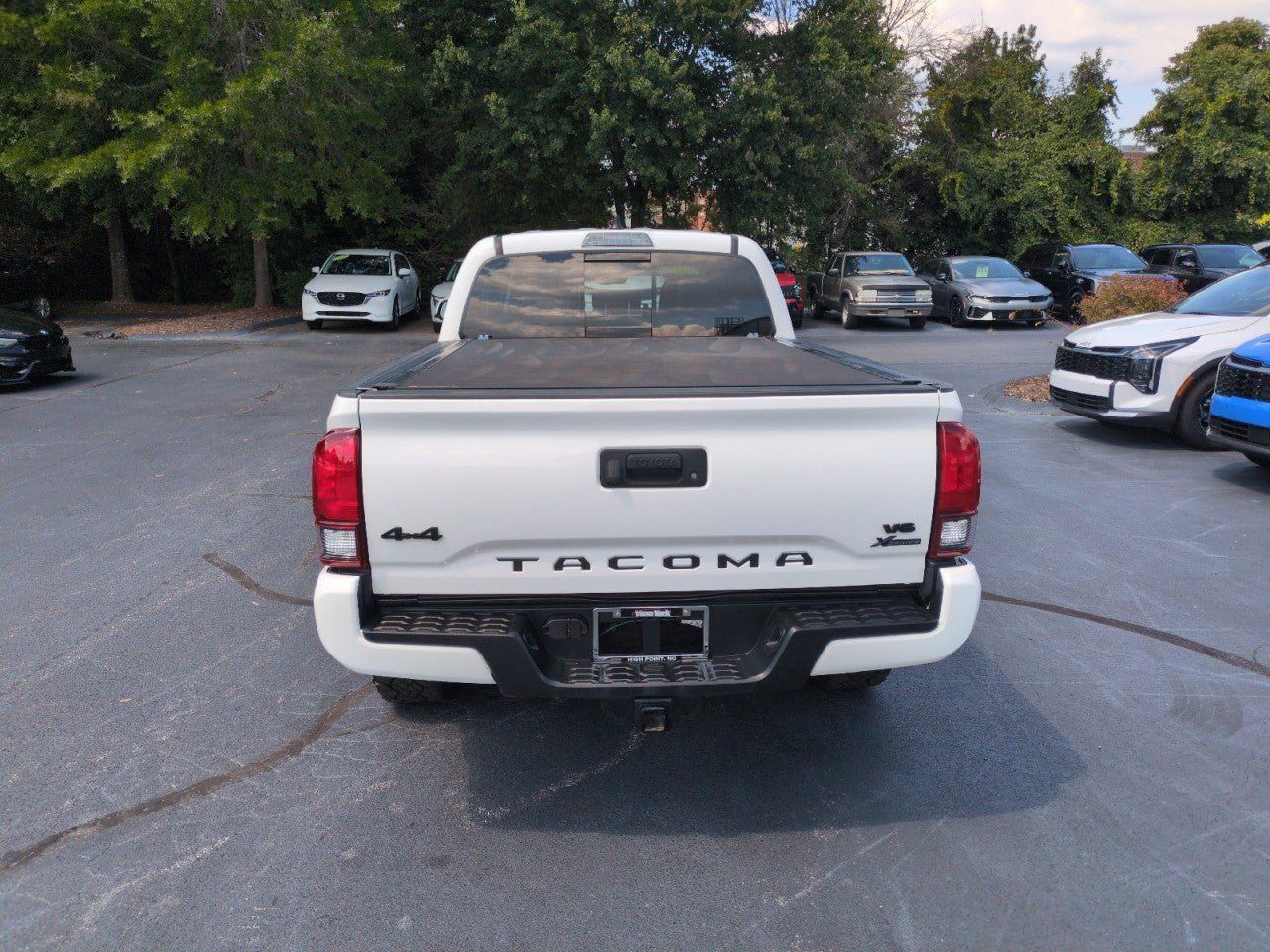 Used 2023 Toyota Tacoma SR5 w/ Technology Package AWD/4WD image 6