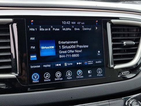 Used 2017 Chrysler Pacifica Touring w/ Tire & Wheel Group image 16