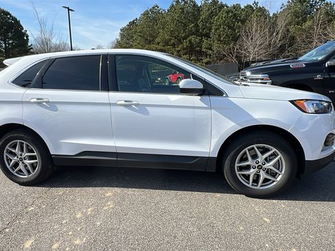 Used 2024 Ford Edge SEL image 7