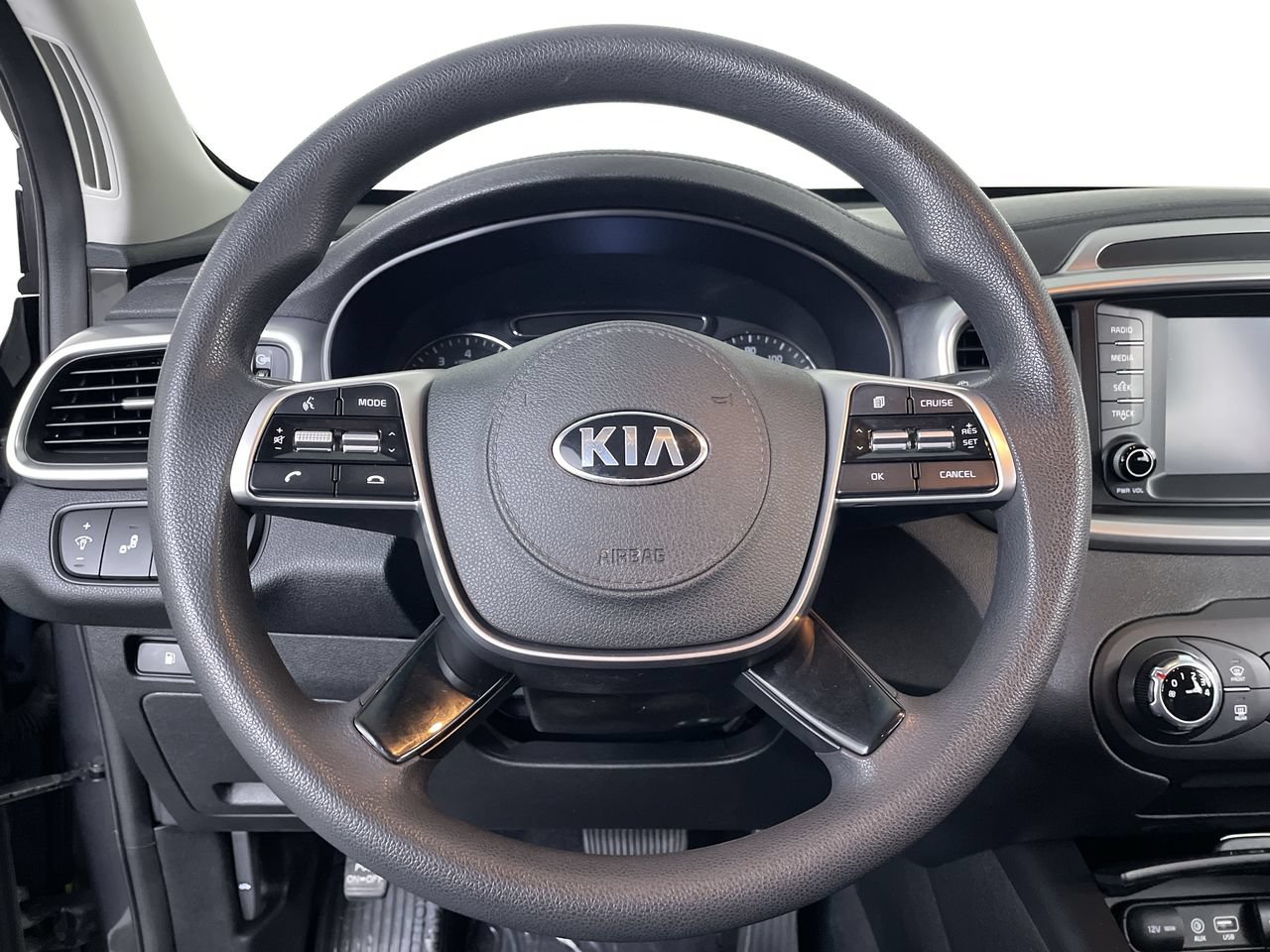 Used 2020 Kia Sorento LX AWD/4WD image 14