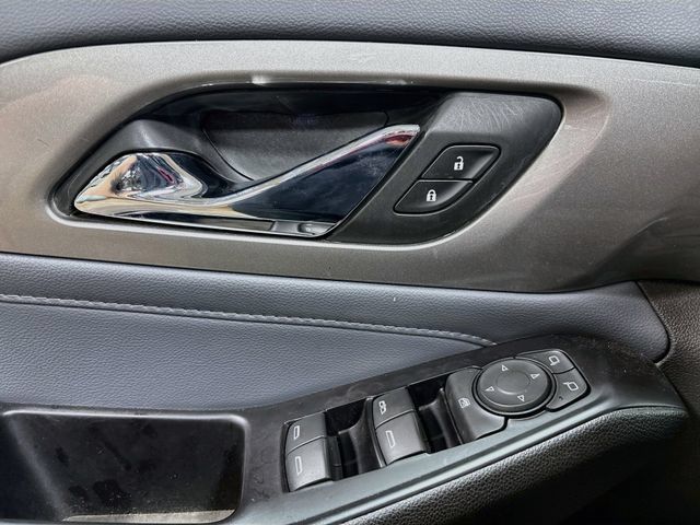 Used 2019 Chevrolet Traverse LT w/ LT Premium Package AWD/4WD image 14