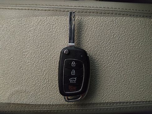 Used 2017 Hyundai Tucson SE image 32