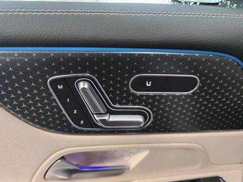 Certified 2025 Mercedes-Benz GLB 250 4MATIC image 28