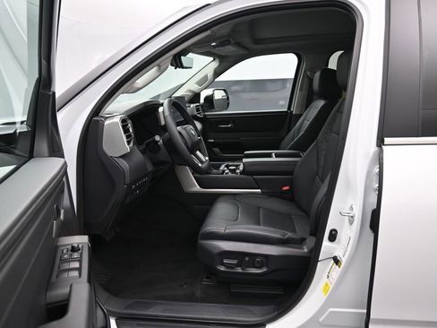 Used 2024 Toyota Tundra Limited image 9