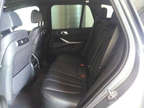 Used 2025 BMW X5 xDrive50e AWD/4WD image 3