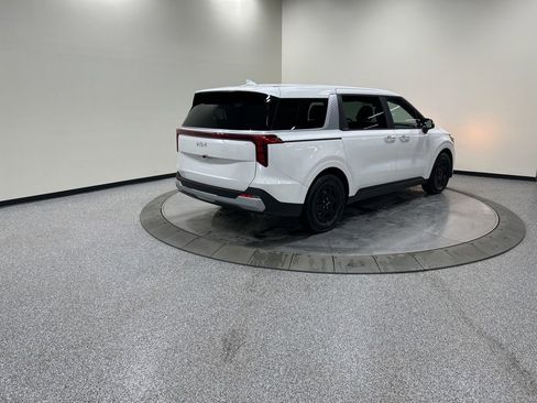 New 2026 Kia Carnival image 5