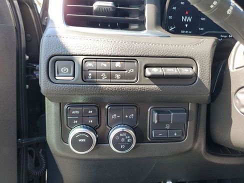 Used 2022 GMC Yukon Denali w/ Denali Premium Package image 29