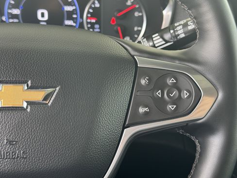 Used 2023 Chevrolet Traverse Premier image 31