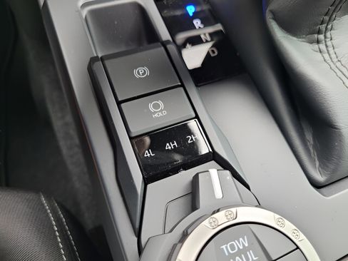 Certified 2025 Toyota Tacoma TRD Off-Road image 28