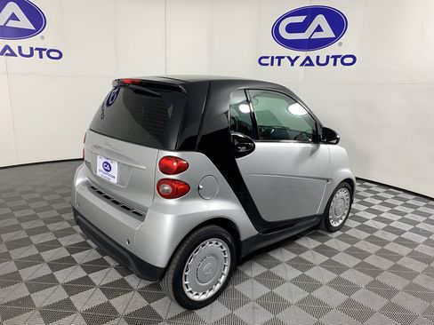 Used 2015 smart fortwo pure RWD image 3