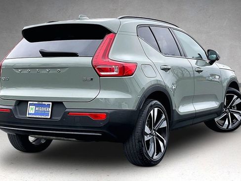 Certified 2024 Volvo XC40 B5 Plus w/ Climate Package AWD/4WD image 6