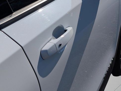 Used 2022 GMC Terrain SLT w/ Infotainment Package II image 28