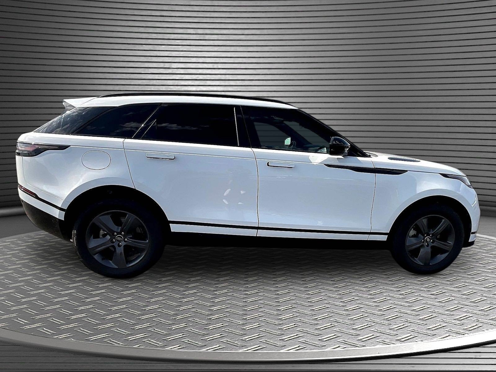 Used 2025 Land Rover Range Rover Velar Dynamic SE AWD/4WD image 8