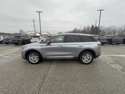 Used 2023 Lincoln Corsair AWD image 2